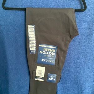 Haggar Black Motion Khaki